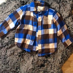 SOLD 2 for $10 Carter’s 9m